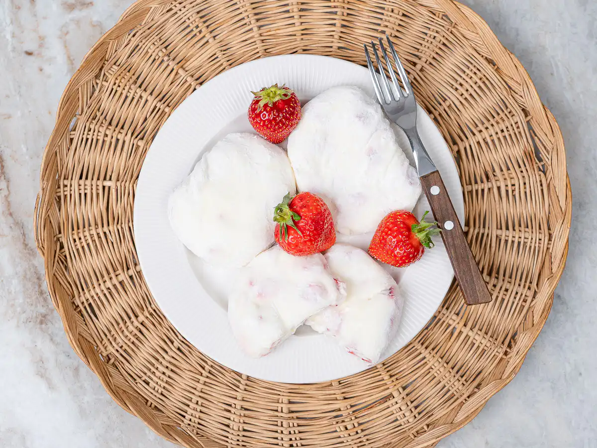 This easy mochi recipe uses just 6 ingredients and zero cooking