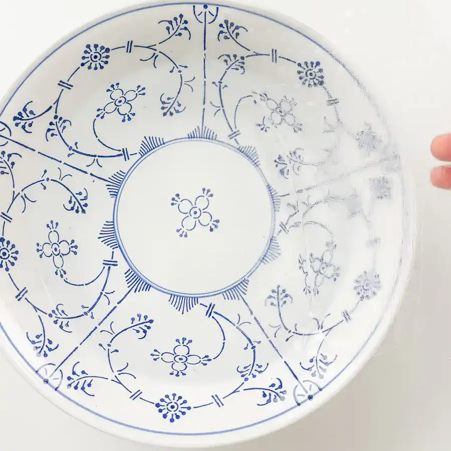 soaking rice paper in warm water for mochi