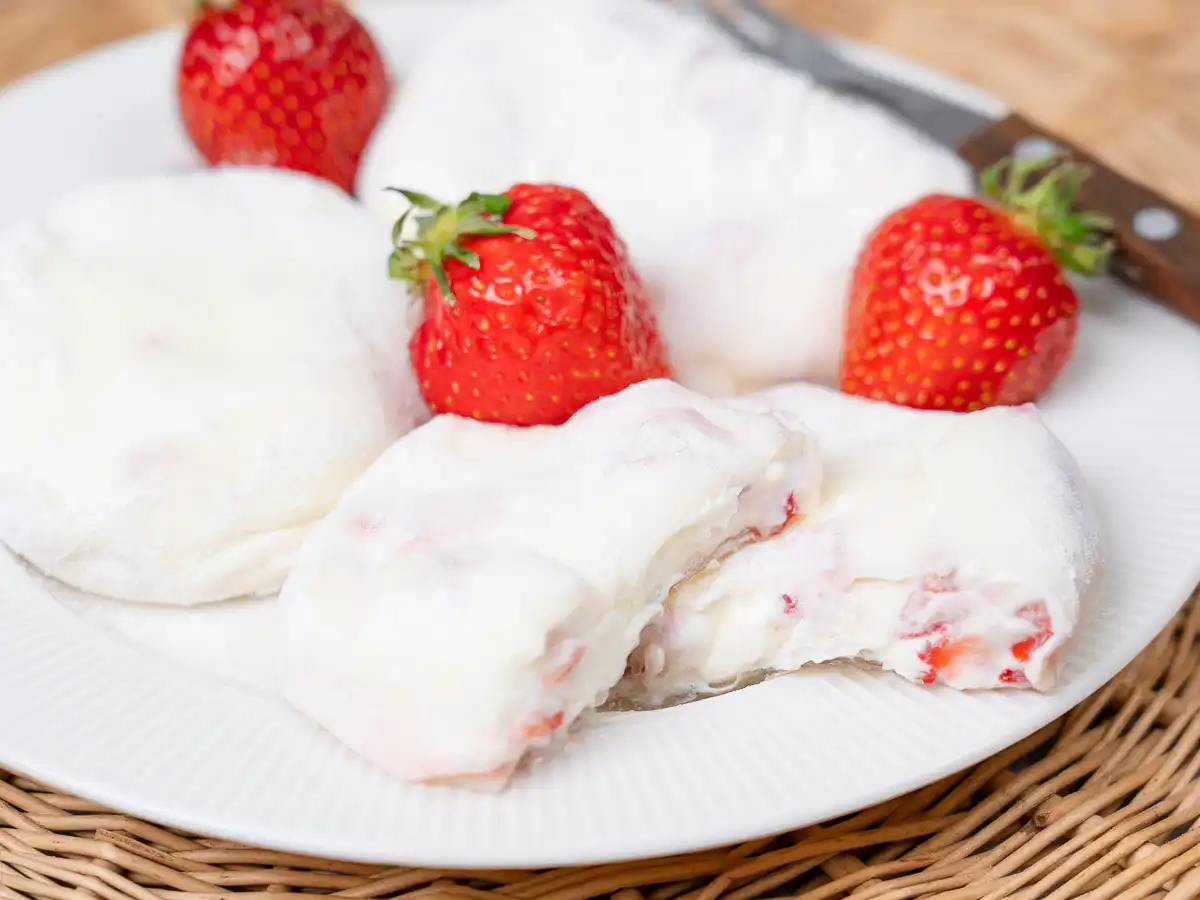 chewy rice paper mochi with strawberry filling
