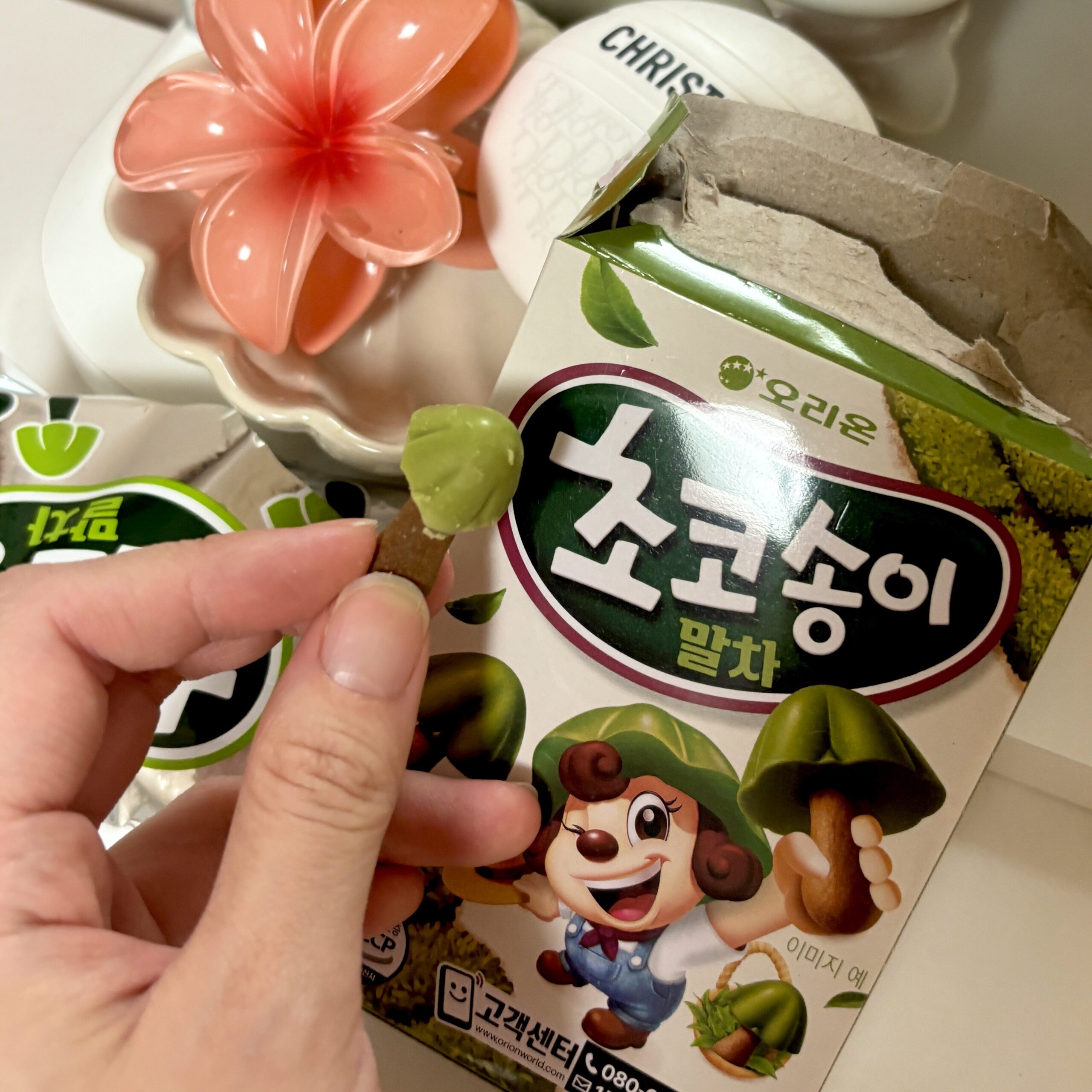 orion matcha choco songi: Korean convenience store snacks