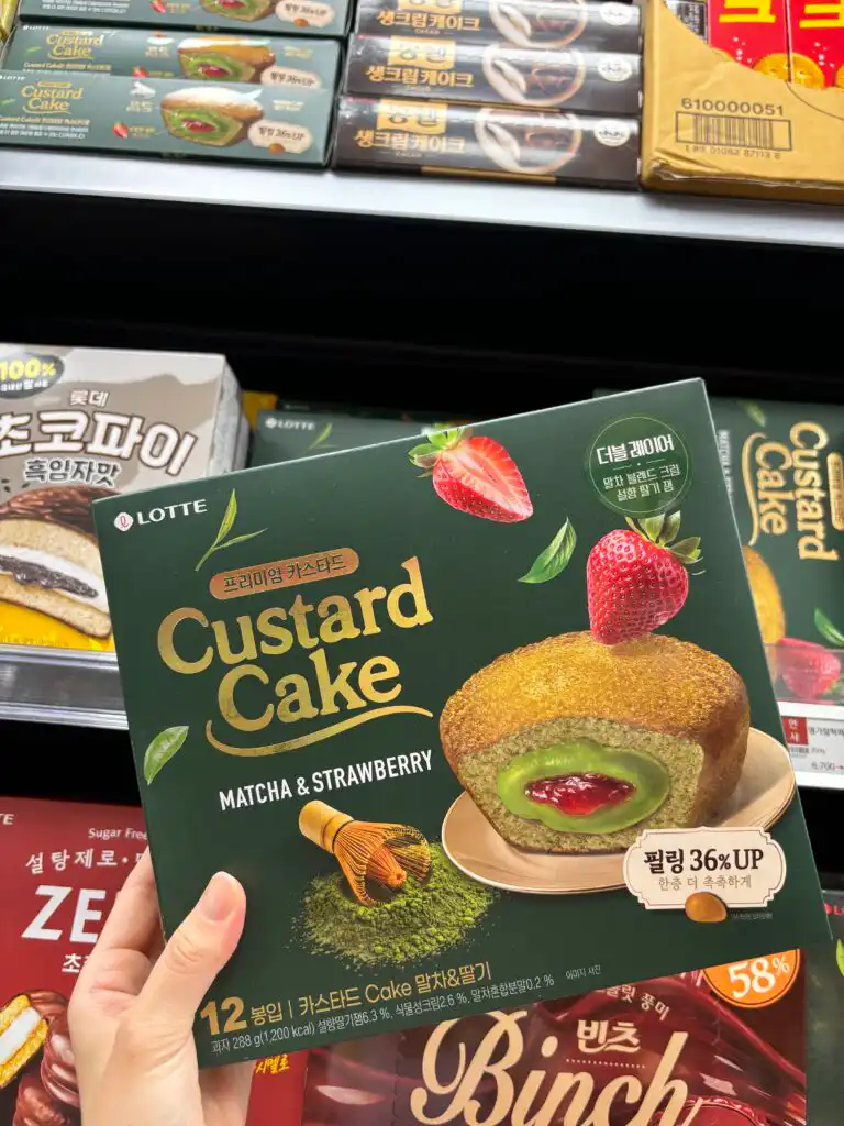 Korean matcha cake: custard cake matcha flavored snacks