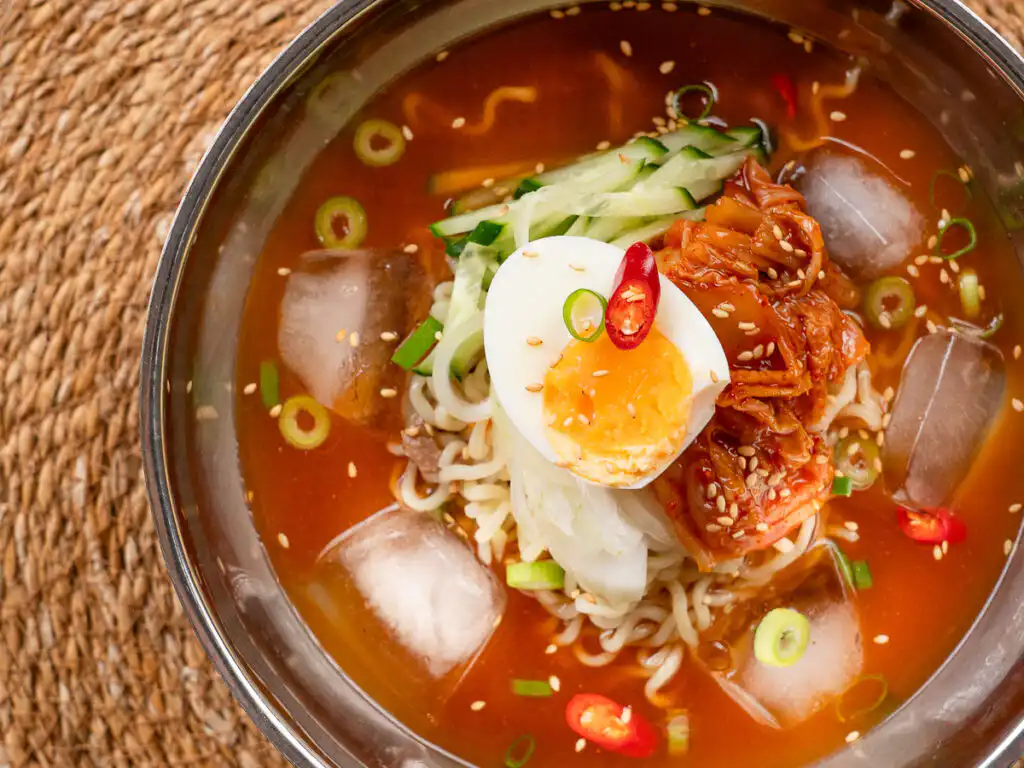 Spicy cold noodle recipe with Korean ramen and kimchi