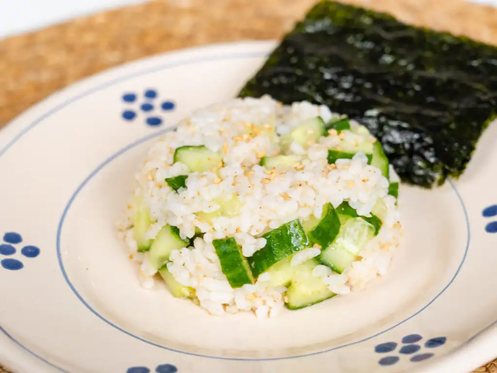close-up shot of easy cucumber kimbap with glossy 