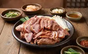 Sliced Korean smoked duck meat for CORTIS Juhoon favorite food