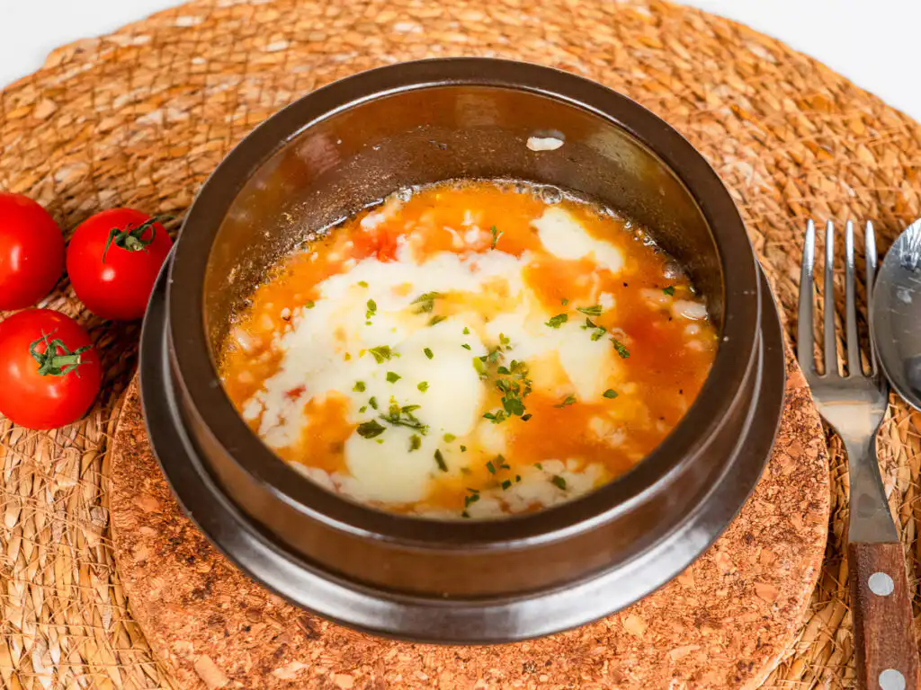 Tomato Rice Recipe: 10 Min Easy Cheesy Korean Pot Rice Cheesy tomato rice is kinda tomato sauce rice