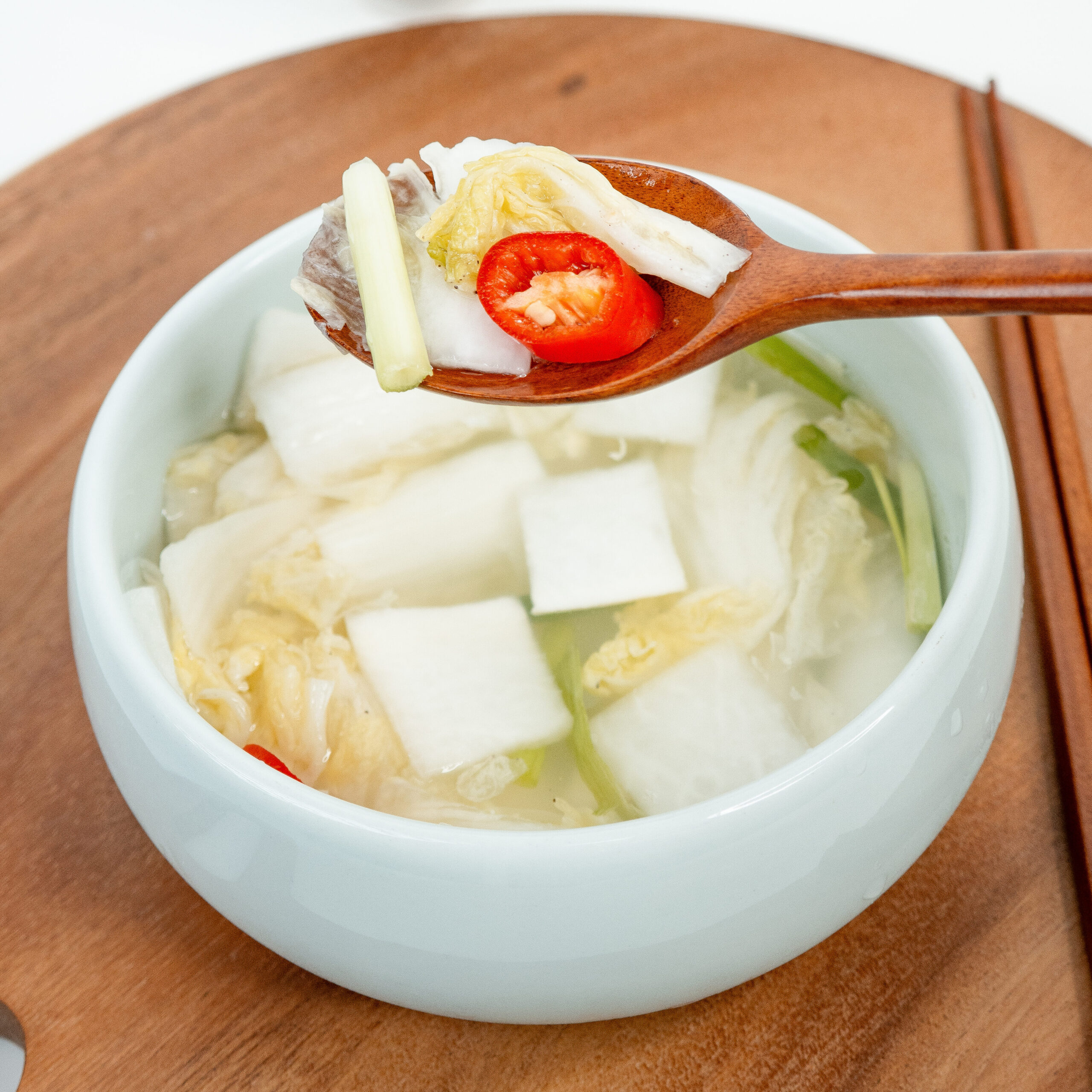 Yangbaechu mul kimchi: mild kimchi recipe with cabbage