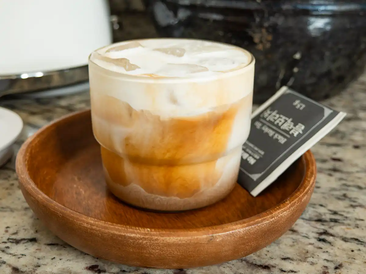 Viral Korean Barley Tea Latte: Easy Boricha Latte in 5 min Easy Korean cafe drink: Boricha latte