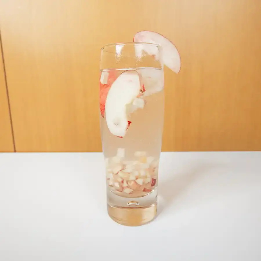 Korean Peach Syrup (Peach Cheong Recipe) for Peach Ade Hosting a summer brunch? These sparkling Korean peach drinks are always a huge hit with guests!