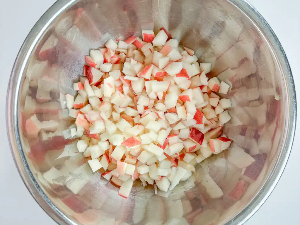 Korean Peach Syrup (Peach Cheong Recipe) for Peach Ade Cut the peaches in small cubes to make Korean fruit syrup