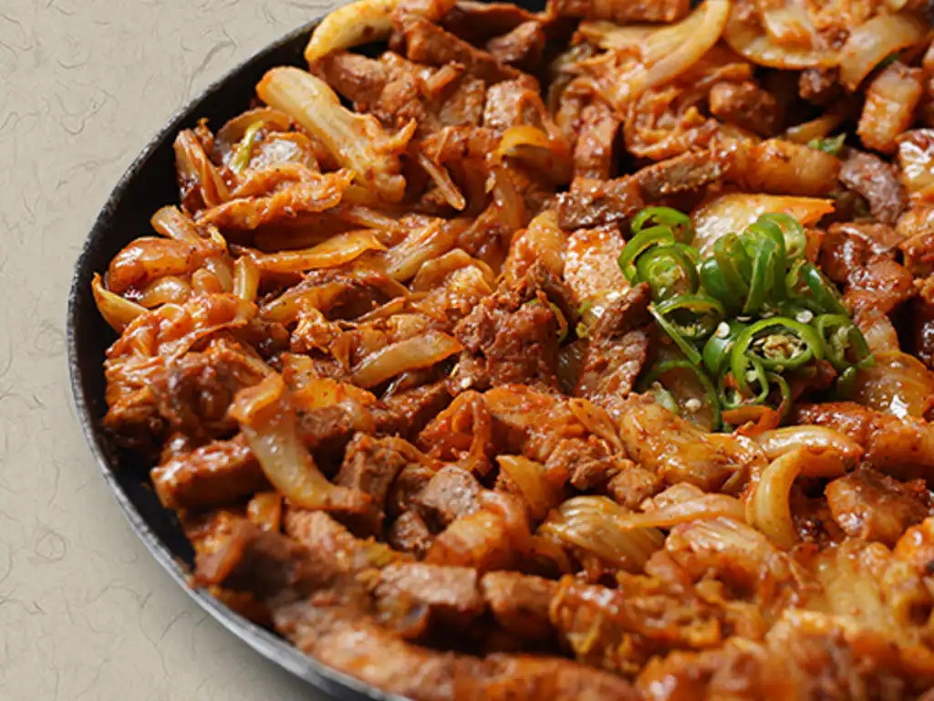 Stir fried pork with kimchi: ATEEZ San favorite foods