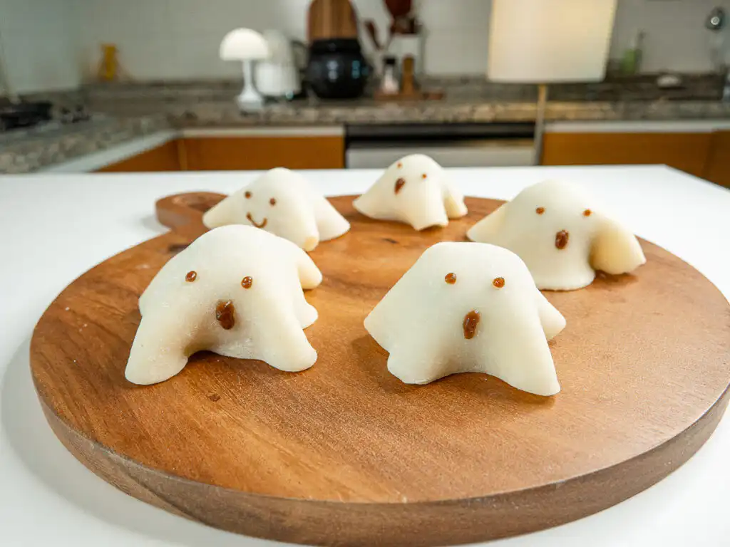 Halloween Ghost Mochi with Shine Muscat, 15-Min Microwave Party platter of microwave mochi ghosts for Halloween
