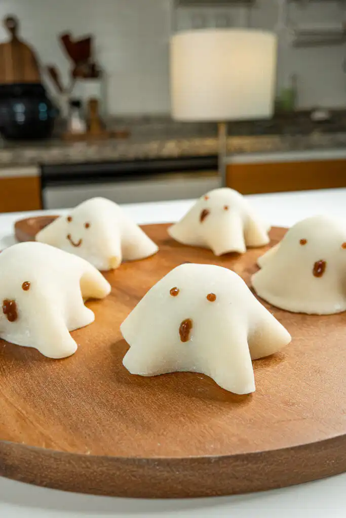 Halloween Ghost Mochi with Shine Muscat, 15-Min Microwave Ghost mochi on a dessert plate