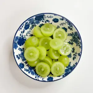 10Min Shine Muscat Cake: Korean Cream Cake with Grape Slice seedless green grapes to decorate your Korean cream cake.