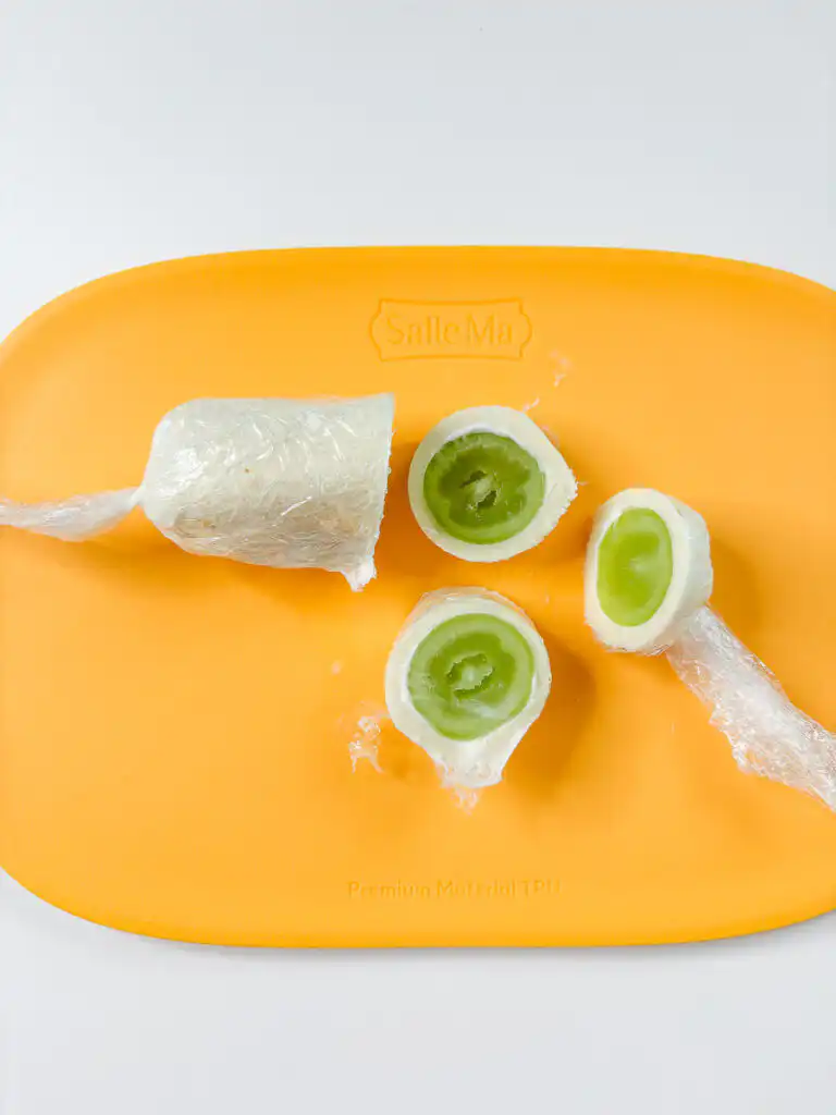 How to cut the shine muscat roll sandwich cleanly