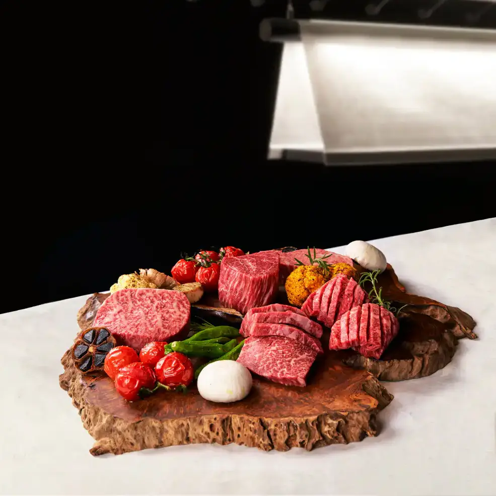 Justin Bieber Seoul Hotspots: 10 Places He Visited in Korea Assorted hanwoo beef platter with roasted tomatoes at Dosan Hoikwan, where Justin Bieber dined